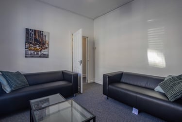 4 bed house, Emerald Street, Adamstown, Cardiff, CF241QB - Image 2